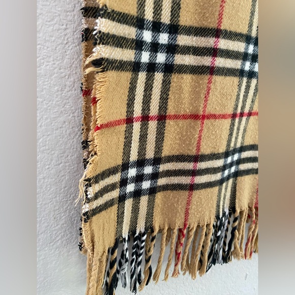 Authentic Vintage Burberry 100 % Cashmere Plaid Classic Nova Check Scarf - Picture 5 of 15